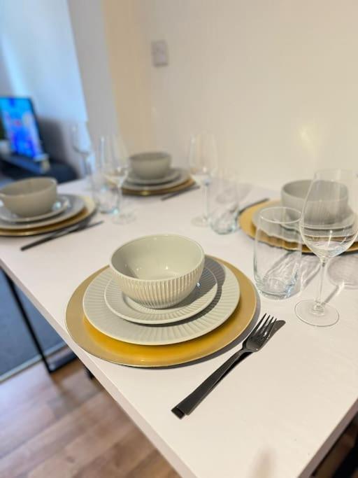 Luxury Cozy 3 Bed Apartment 5Mins From City - Free Parking! Nottingham Exterior photo