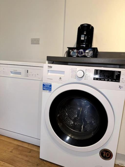 Luxury Cozy 3 Bed Apartment 5Mins From City - Free Parking! Nottingham Exterior photo